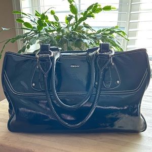 EXCELLENT DKNY BLACK PATENT TOTE!!!!